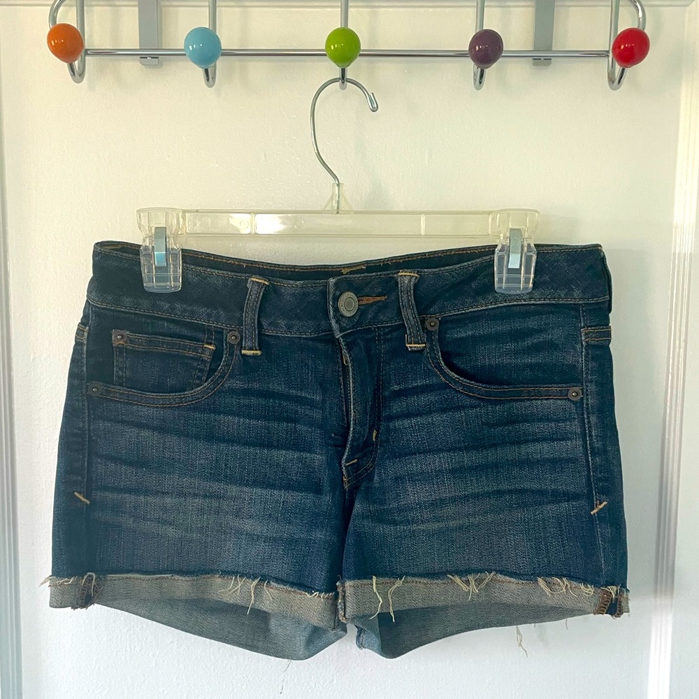 Size 6 AE shorts super comfortable